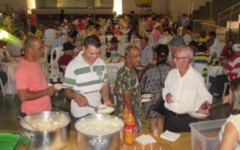Pais de Piquerobi são homenageados pelo seu dia