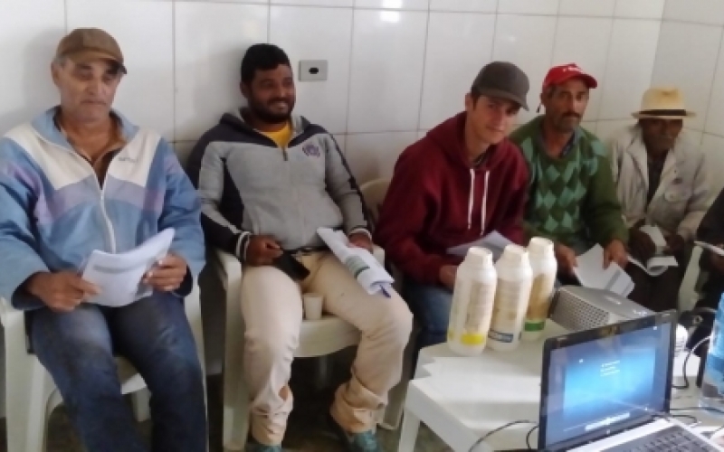 PREFEITURA MUNICIPAL DE PIQUEROBI EM PARCERIA COM SENAR PROMOVEU CURSO DE APLICAÇÃO DE AGROTÓXICO COM PULVERIZADOR COSTA