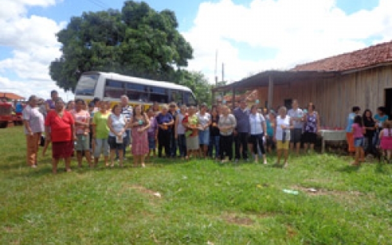 Prefeito de Piquerobi junto com sua equipe se reuni com as Mulheres Assentadas.