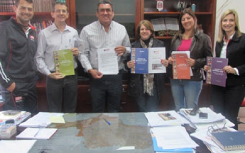 Piquerobi recebe unidade móvel de cursos do SESI-SP