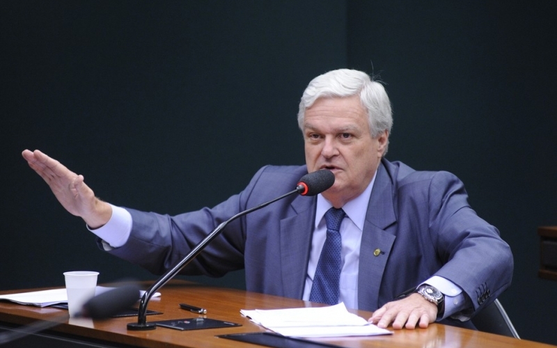 Ex-deputado federal José Mentor morre aos 71 anos por complicações da COVID-19