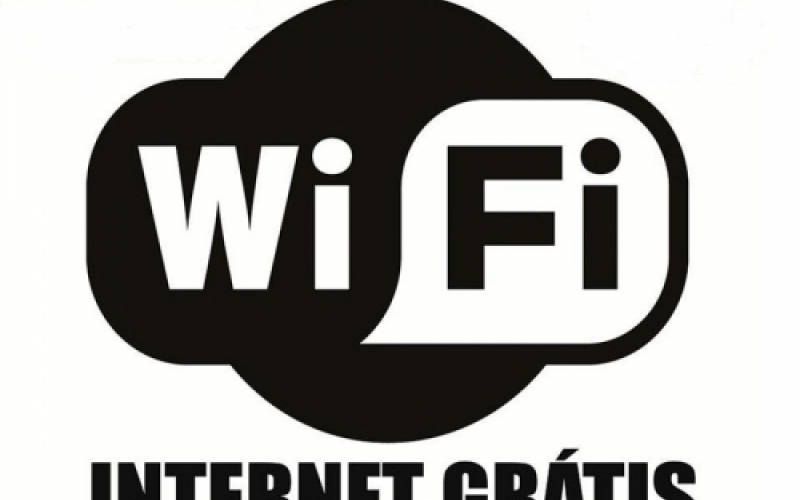 PREFEITO DUDU ASSINA TERMO PARA OFERECER INTERNET EM PIQUEROBI.
