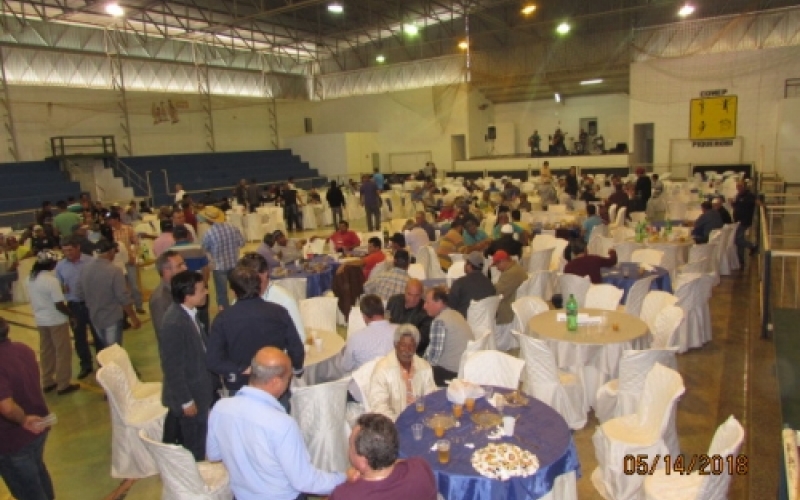 Administração realiza almoço em comemoração ao dia dos Pais
