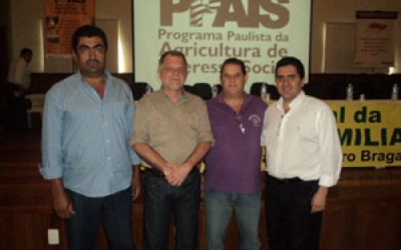 Secretário da Agricultura de Piquerobi participa de encontro.